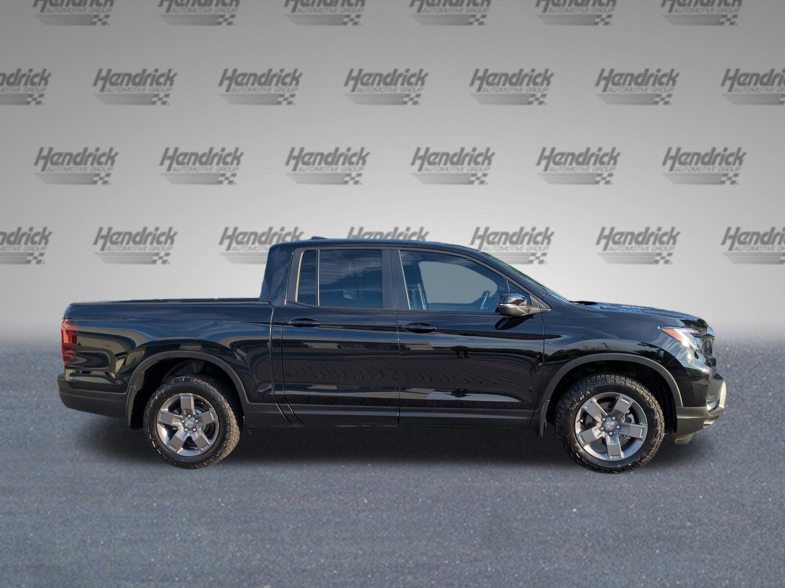 2025 Honda Ridgeline TrailSport photo 2