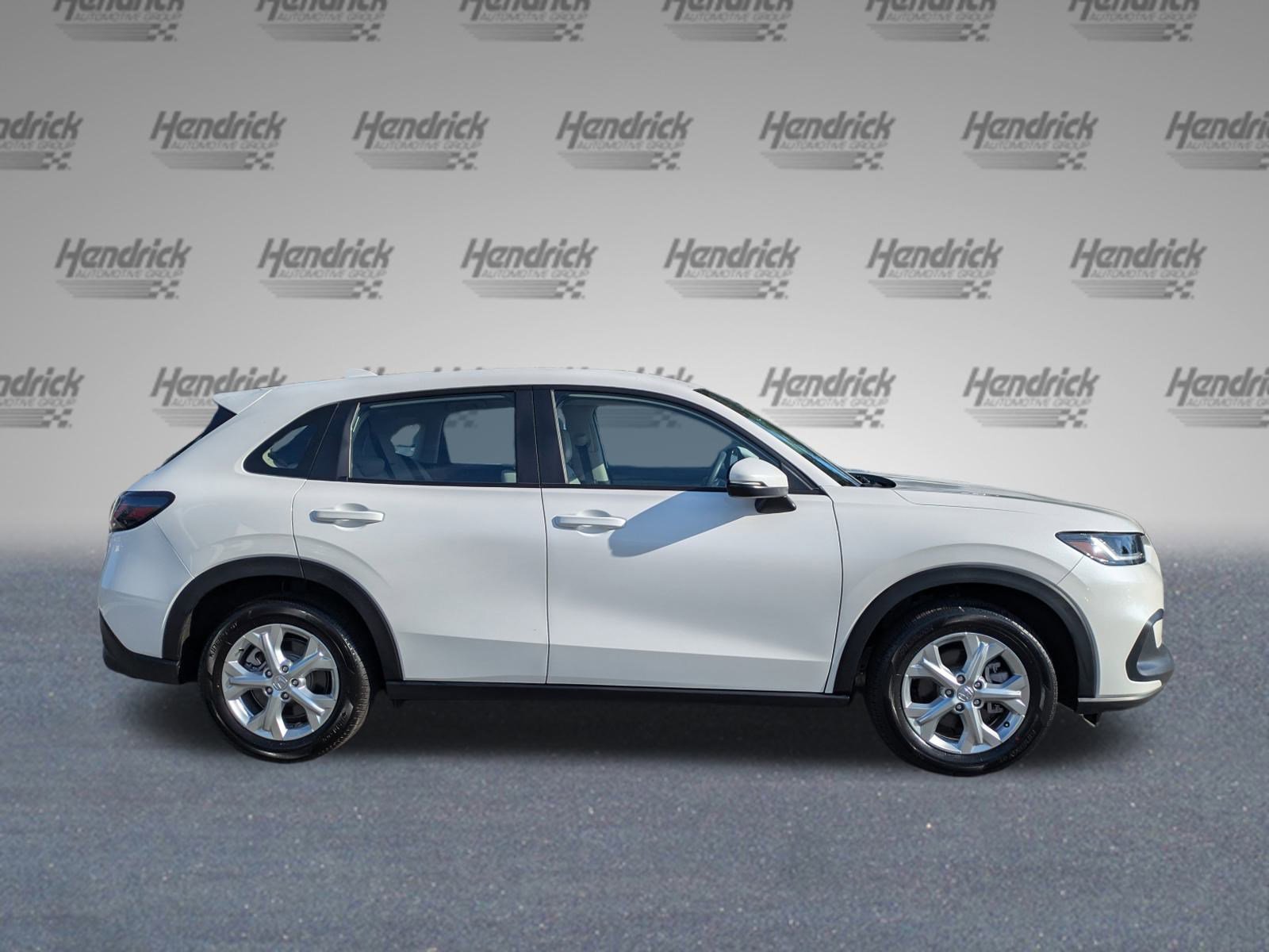 2025 Honda HR-V LX photo 2