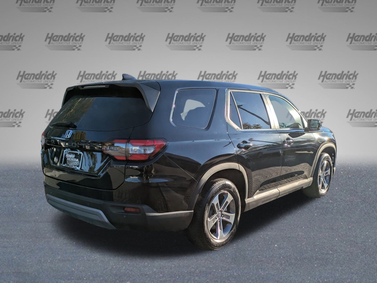 2025 Honda Pilot EX-L photo 3