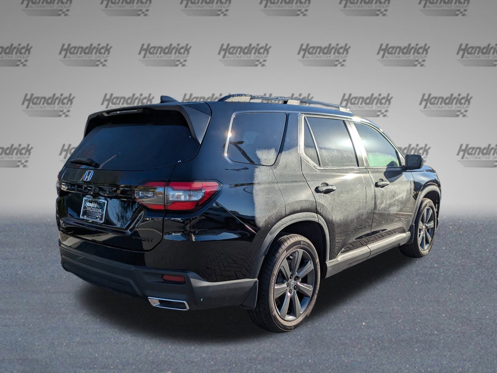 2025 Honda Pilot Sport photo 3