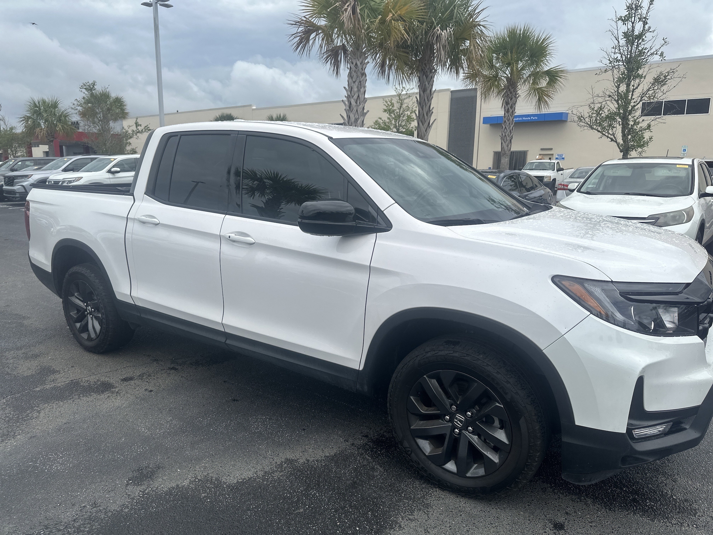 2025 Honda Ridgeline Sport photo 2