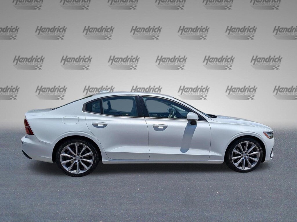Used 2020 Volvo S60 Momentum Sedan