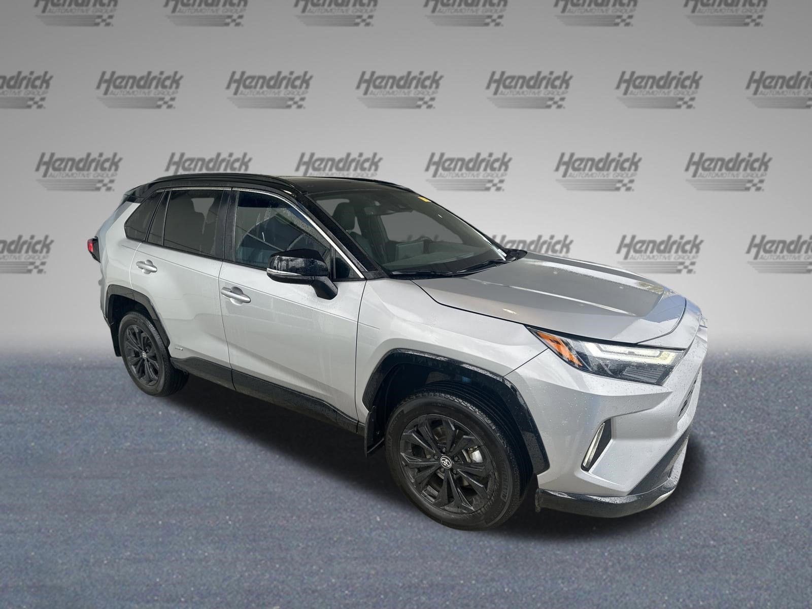 2024 Toyota RAV4 Hybrid XSE photo 4