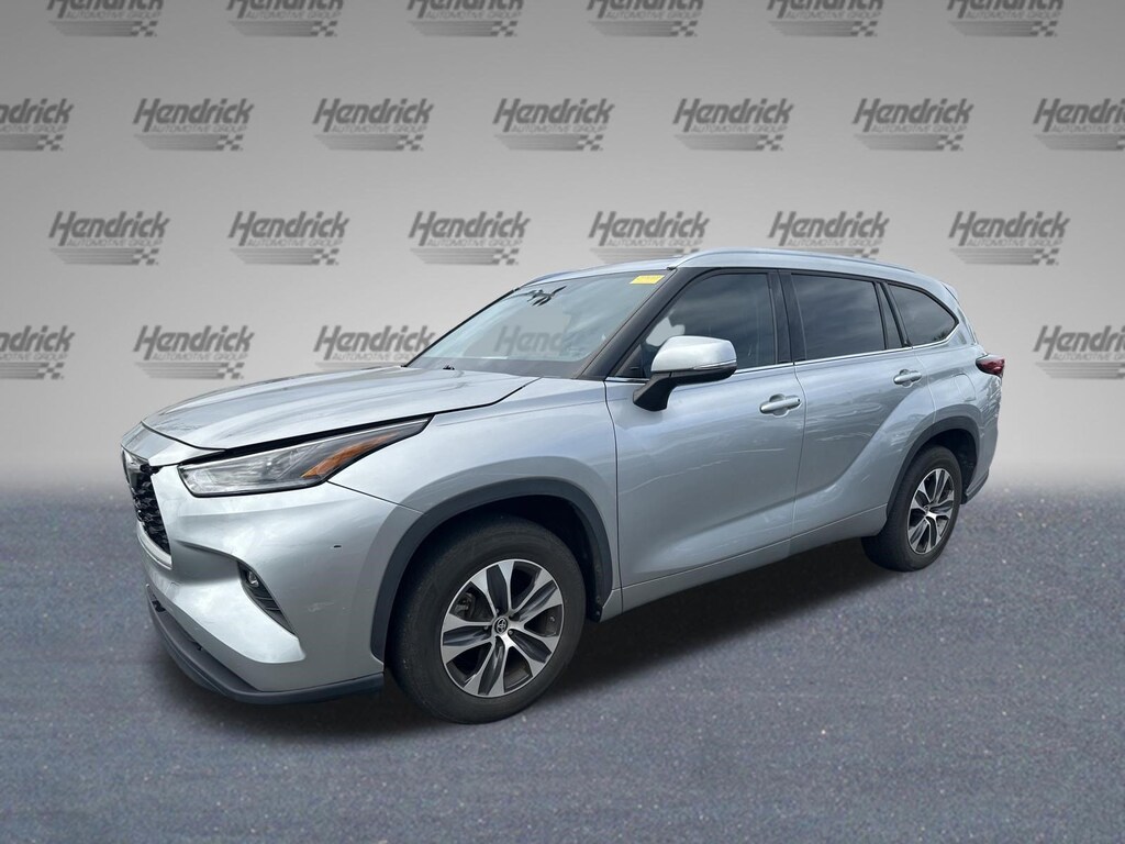 Used 2021 Toyota Highlander XLE SUV