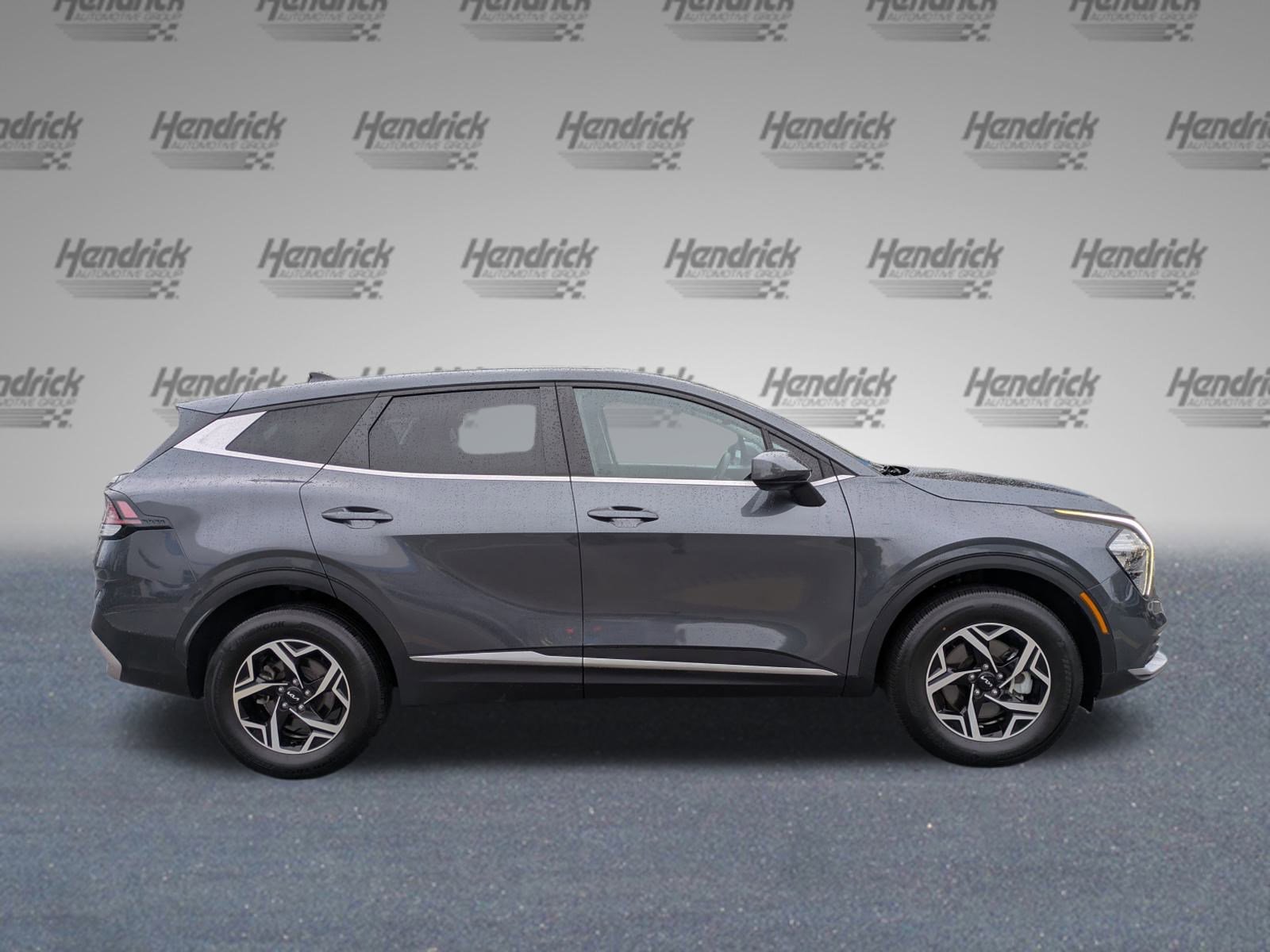 2023 Kia Sportage LX photo 2