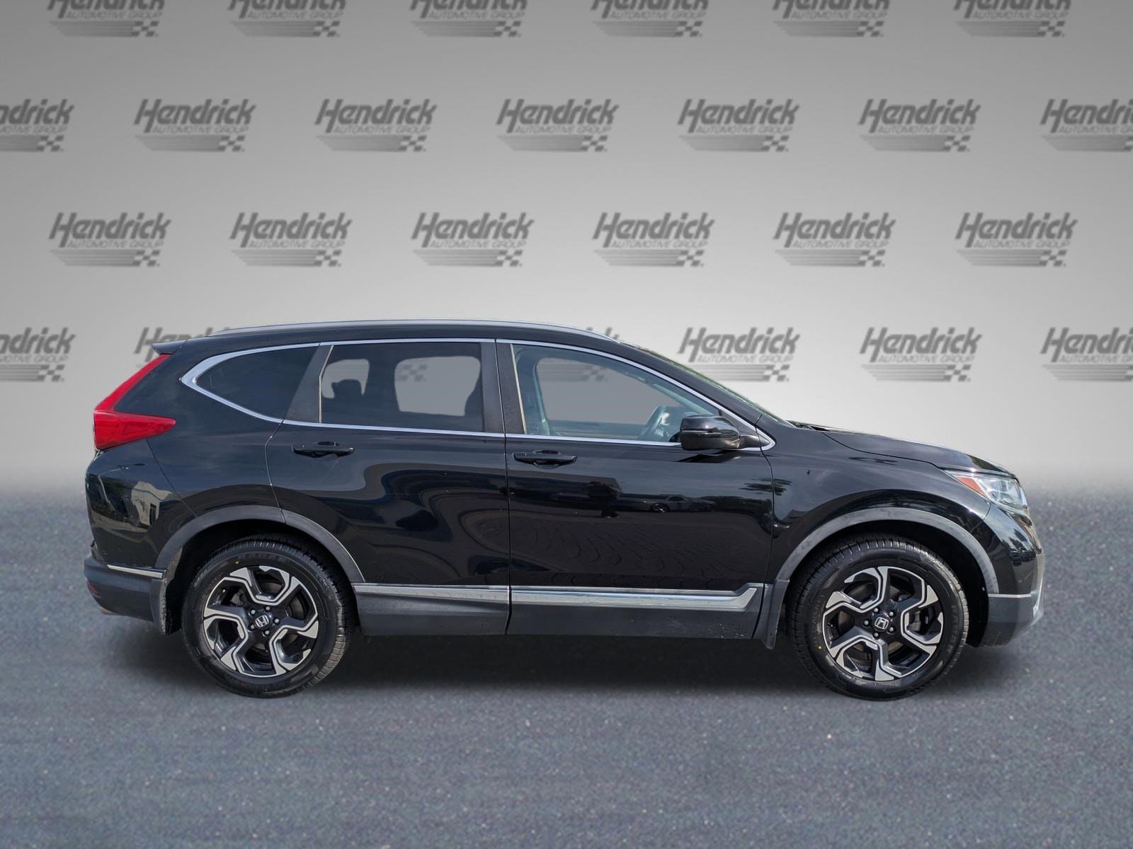 2018 Honda CR-V Touring photo 2