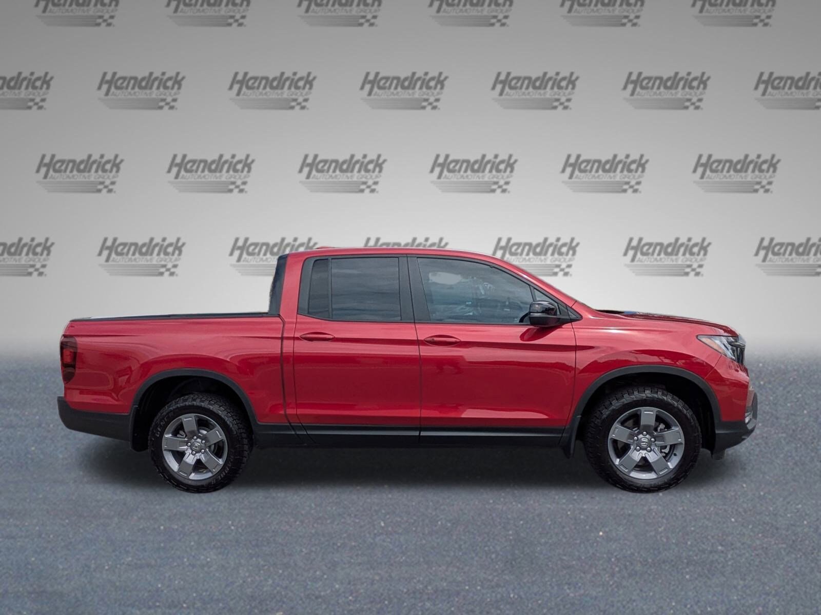 2025 Honda Ridgeline TrailSport photo 2