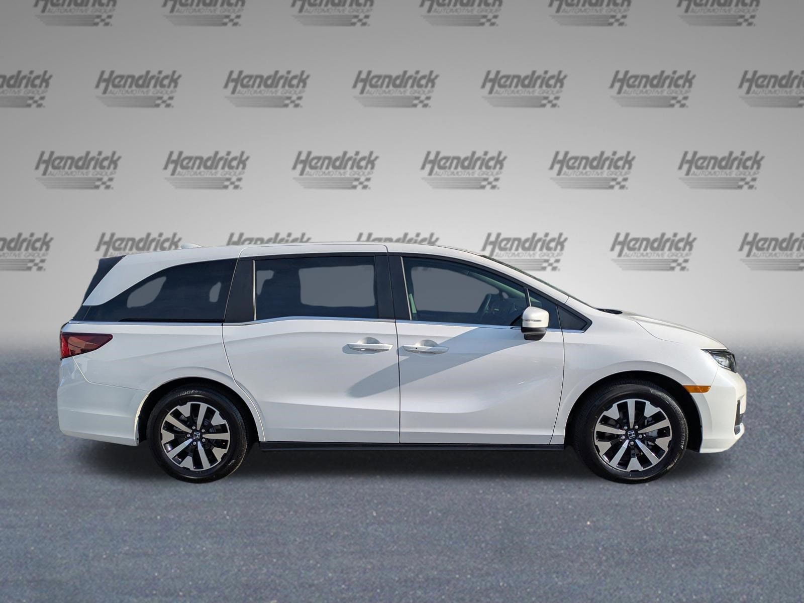 2025 Honda Odyssey EX-L photo 2
