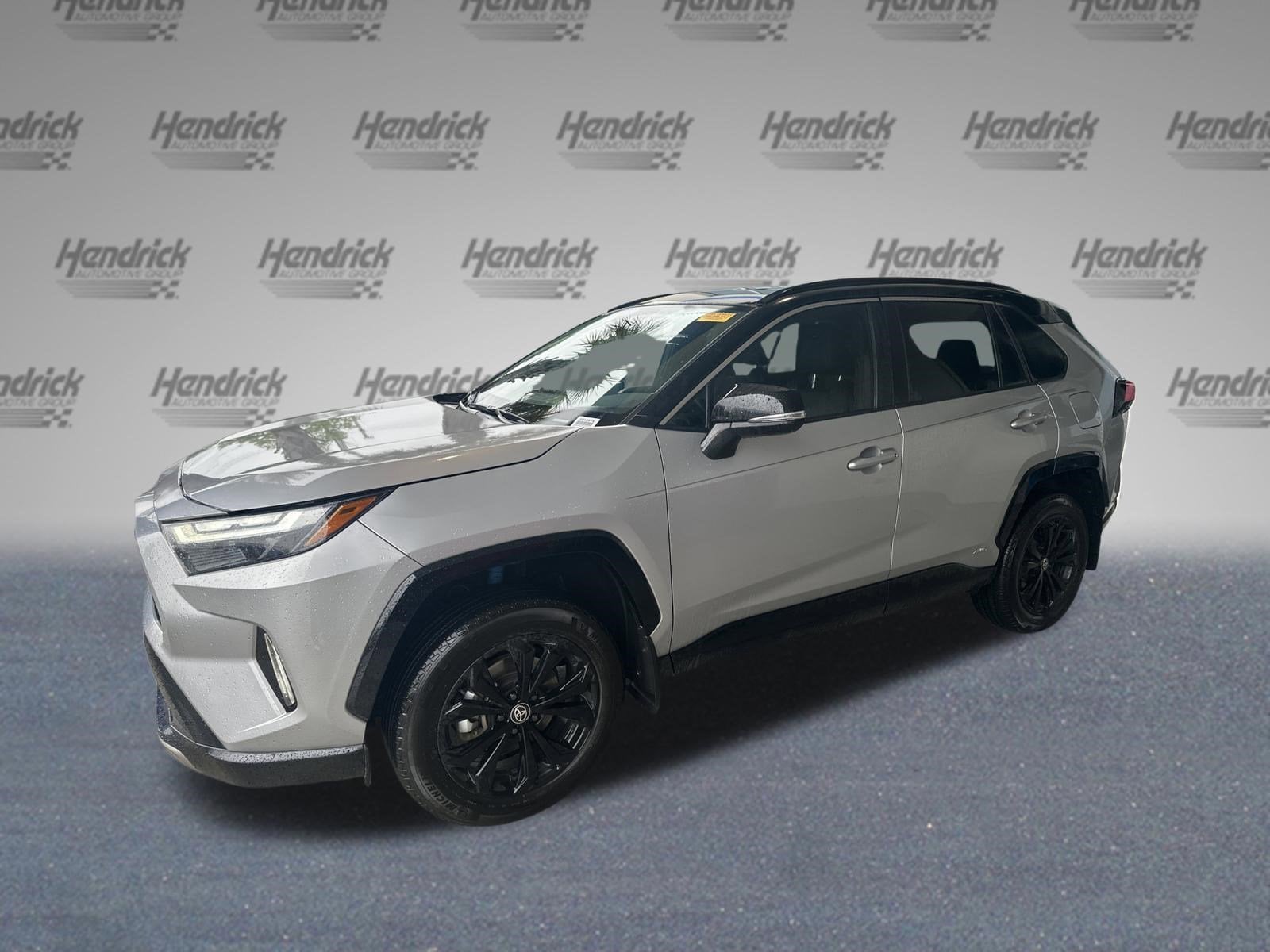 2024 Toyota RAV4 Hybrid XSE photo 2
