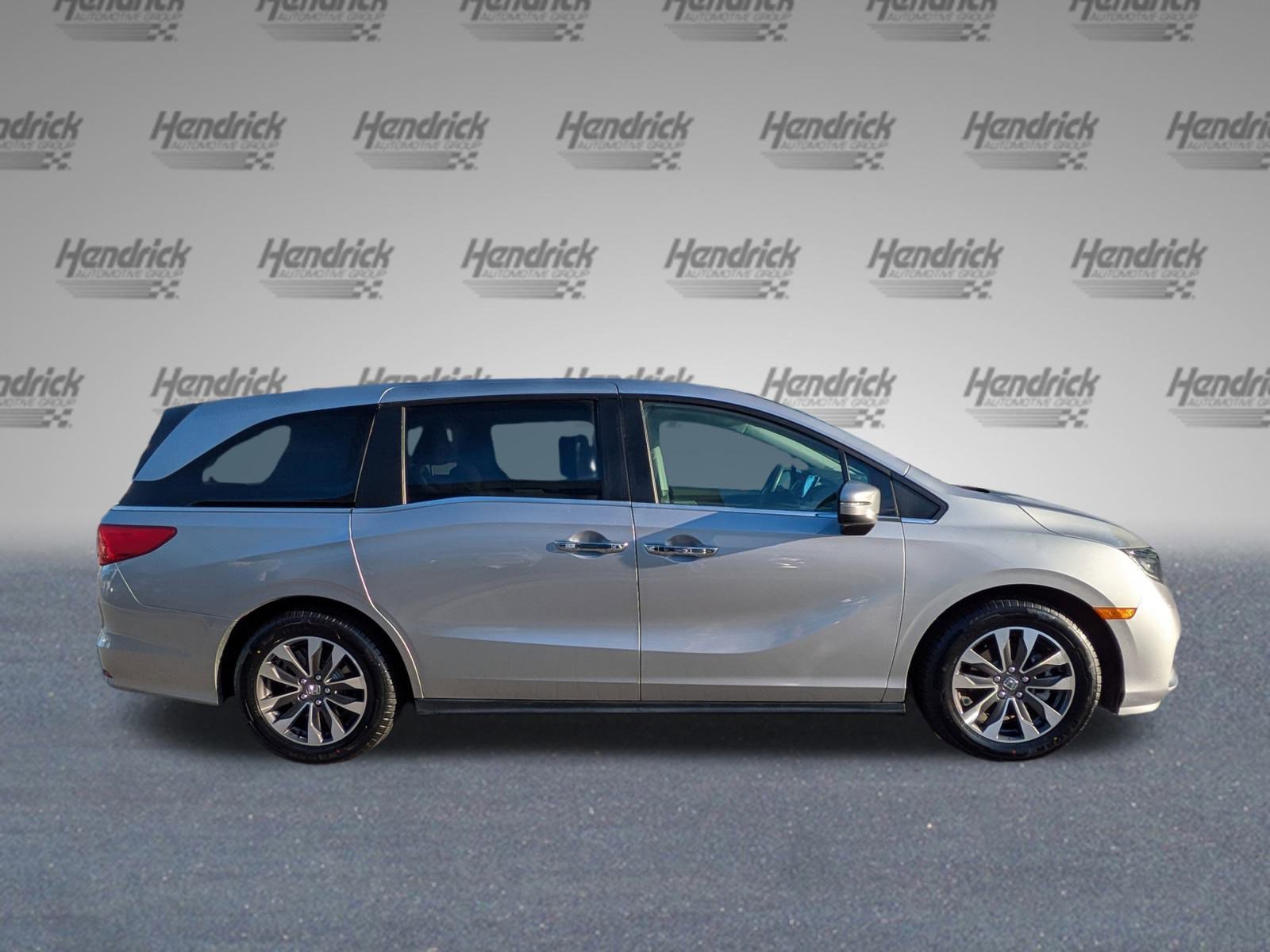 2024 Honda Odyssey EX-L photo 2