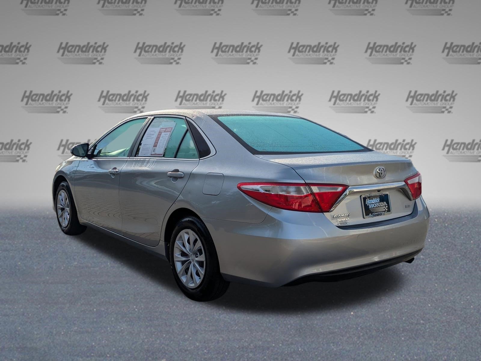 2015 Toyota Camry LE photo 6