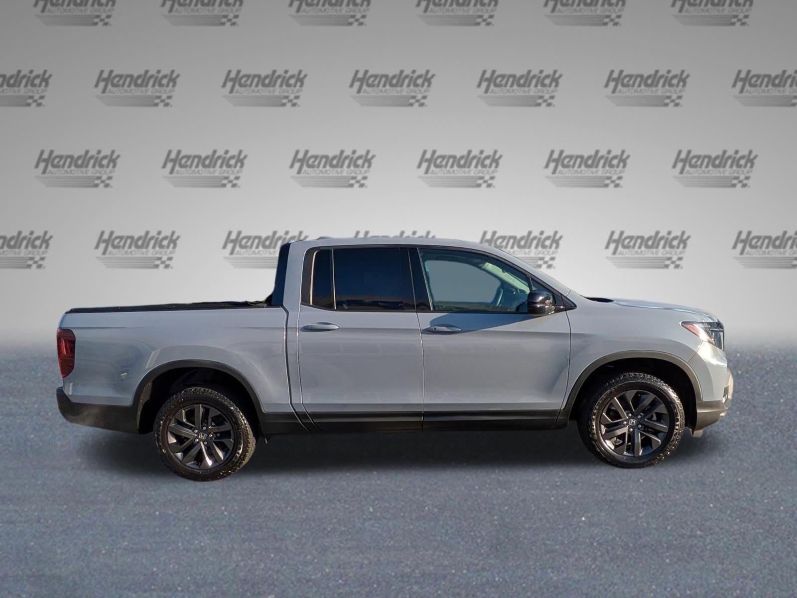 2023 Honda Ridgeline Sport photo 2