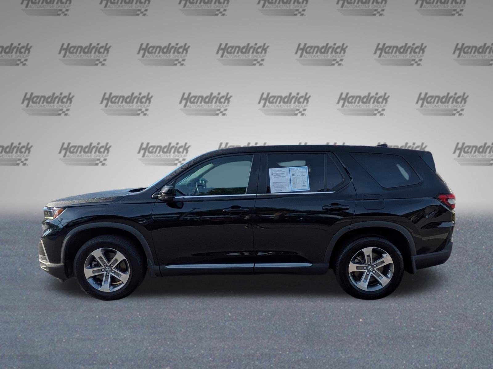 2023 Honda Pilot EX-L 8 Passenger photo 3