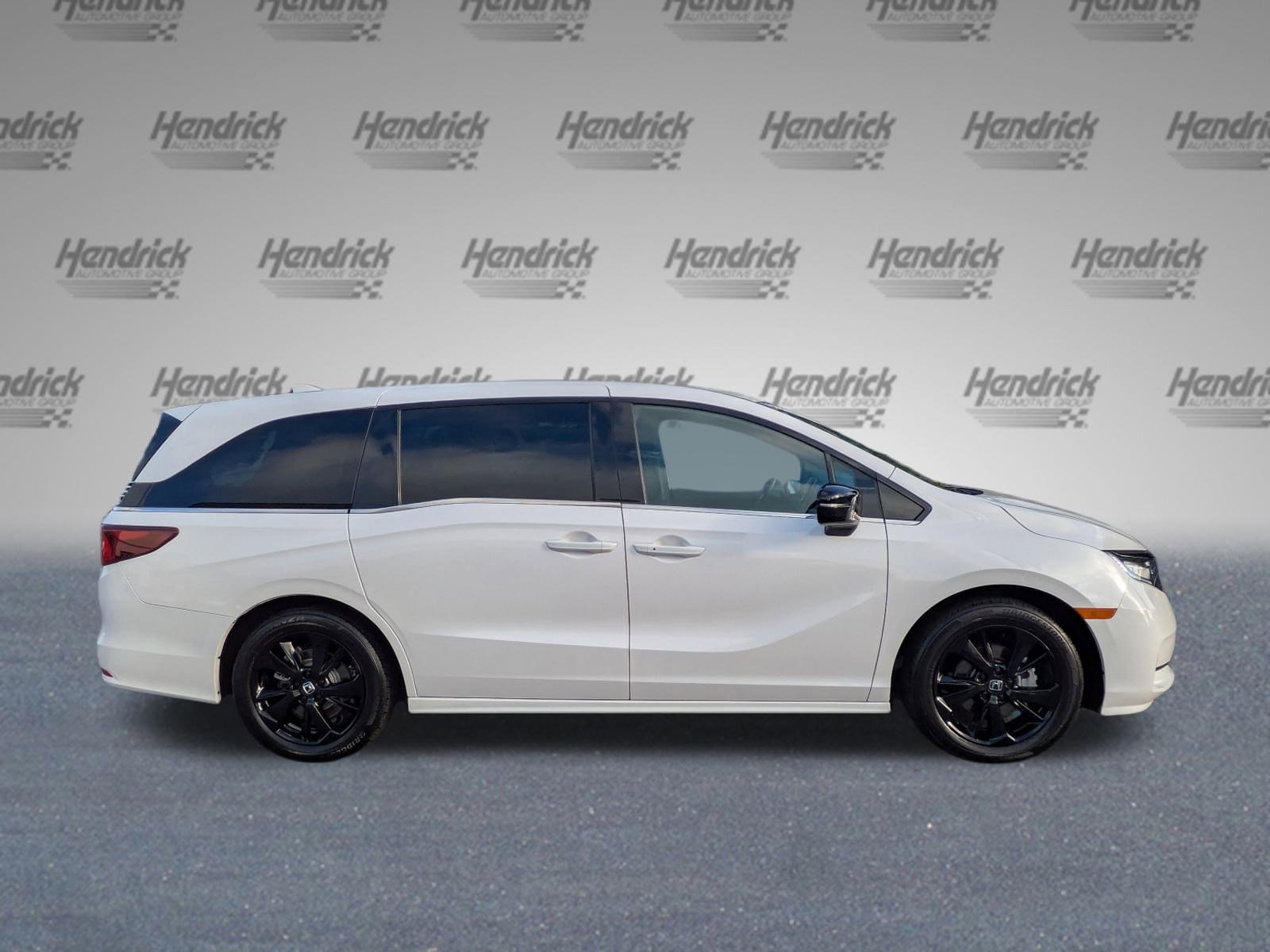 2024 Honda Odyssey Sport photo 2