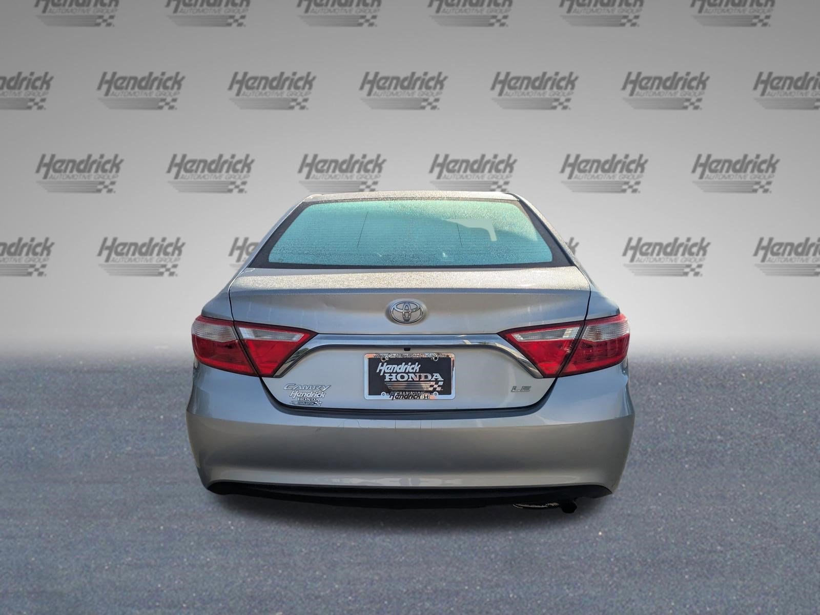 2015 Toyota Camry LE photo 5