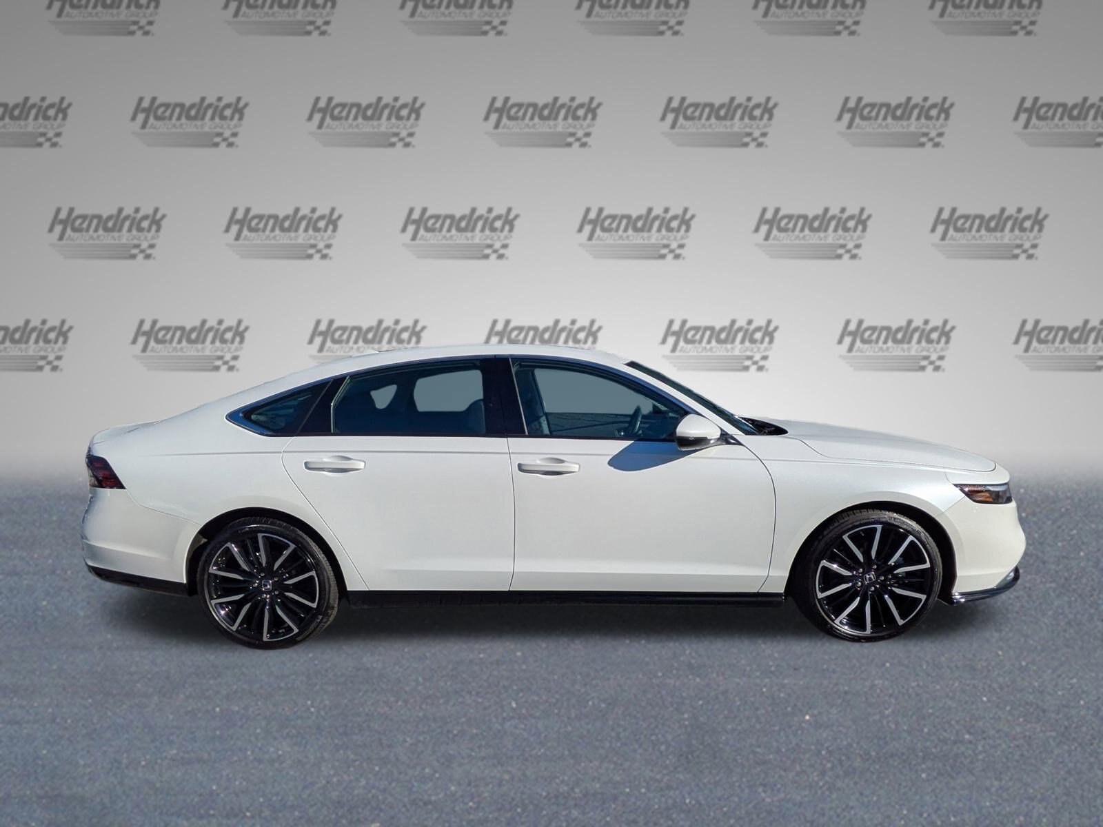 2023 Honda Accord Hybrid Touring photo 2