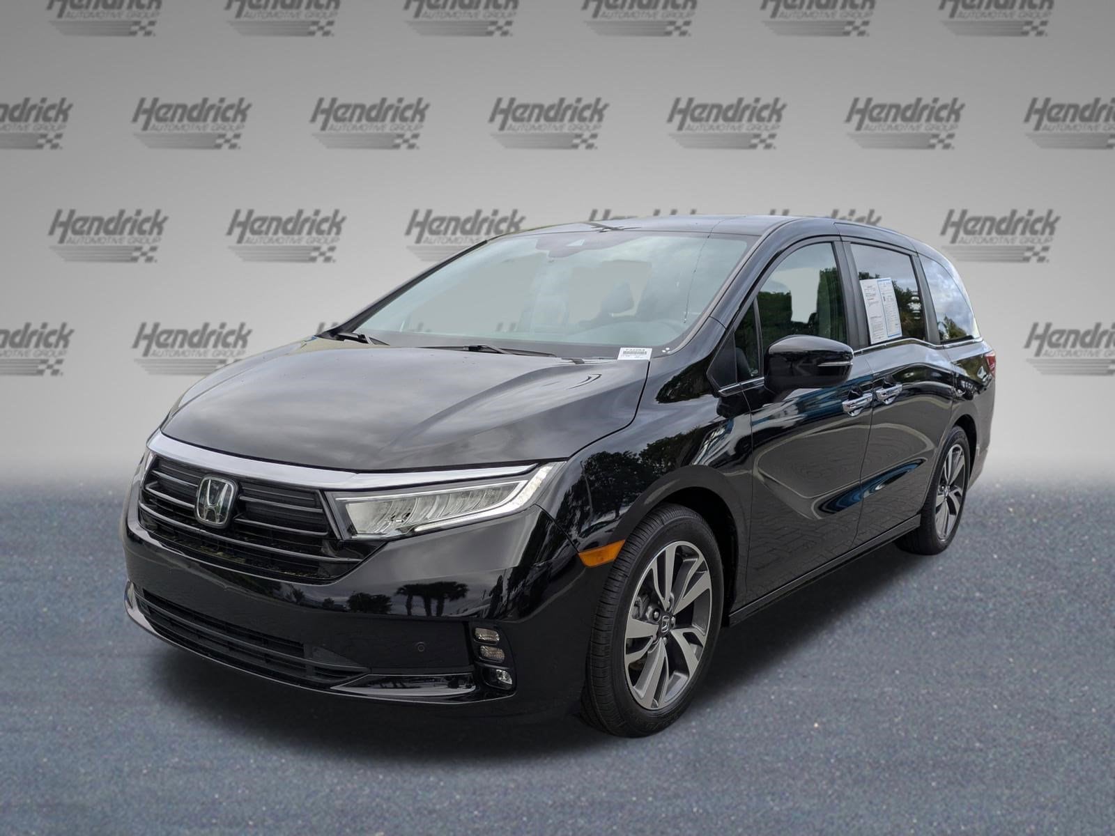 2024 Honda Odyssey Touring photo 3