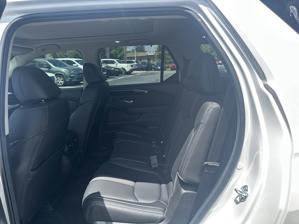 Certified 2025 Honda Pilot Touring SUV