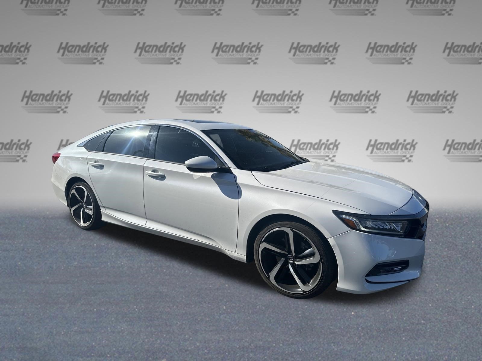 2018 Honda Accord Sport 2.0T photo 2