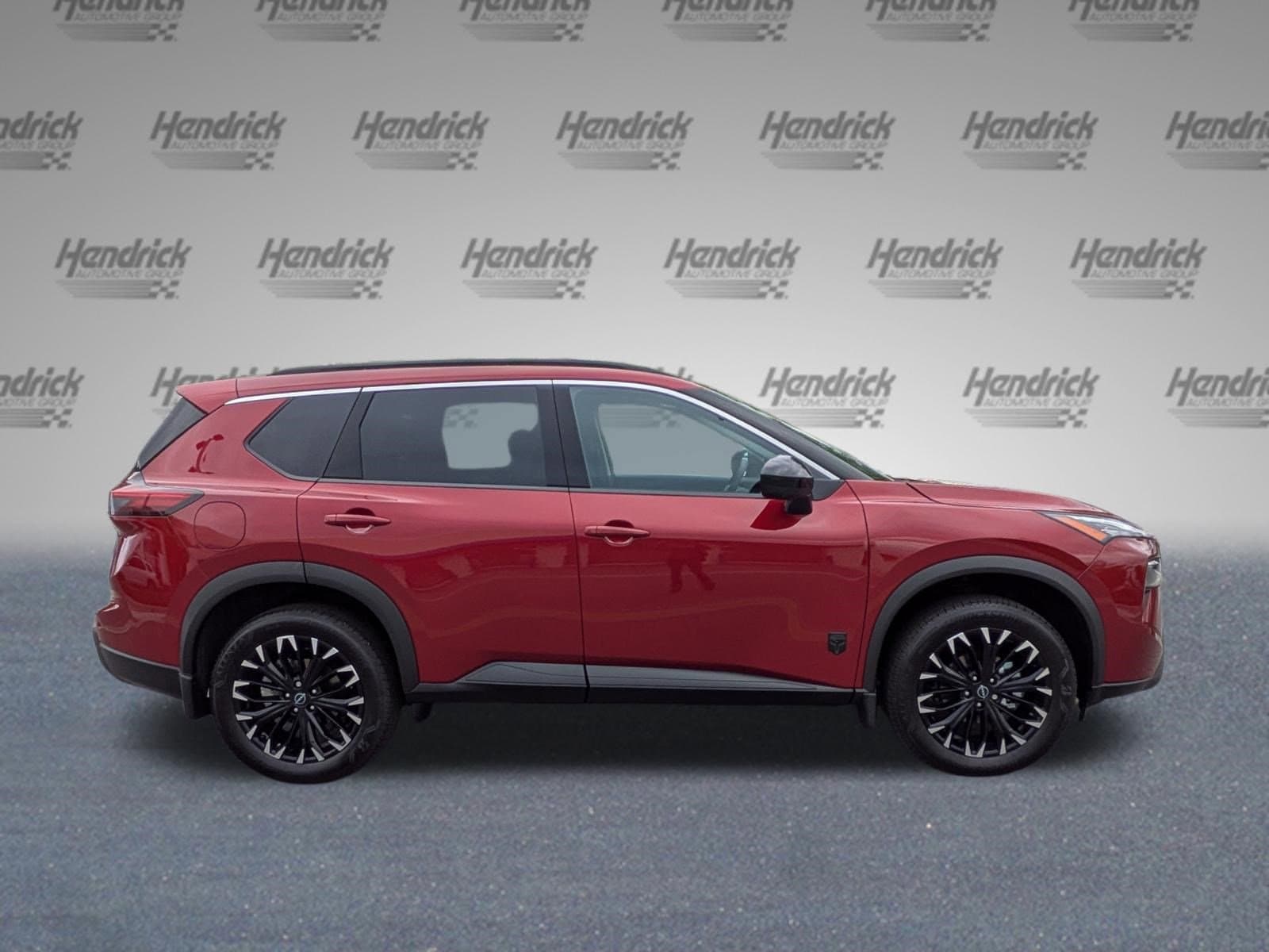 2026 Nissan Rogue Dark Armor photo 2