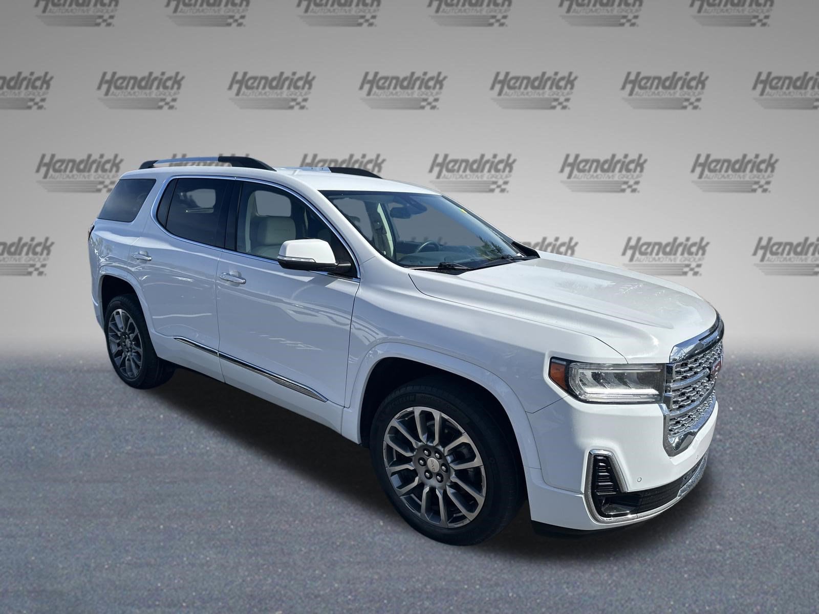 2023 GMC Acadia Denali photo 2