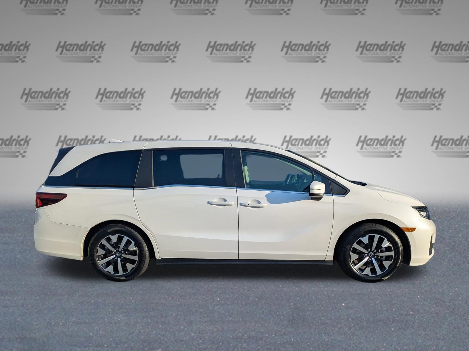 2025 Honda Odyssey EX-L photo 2