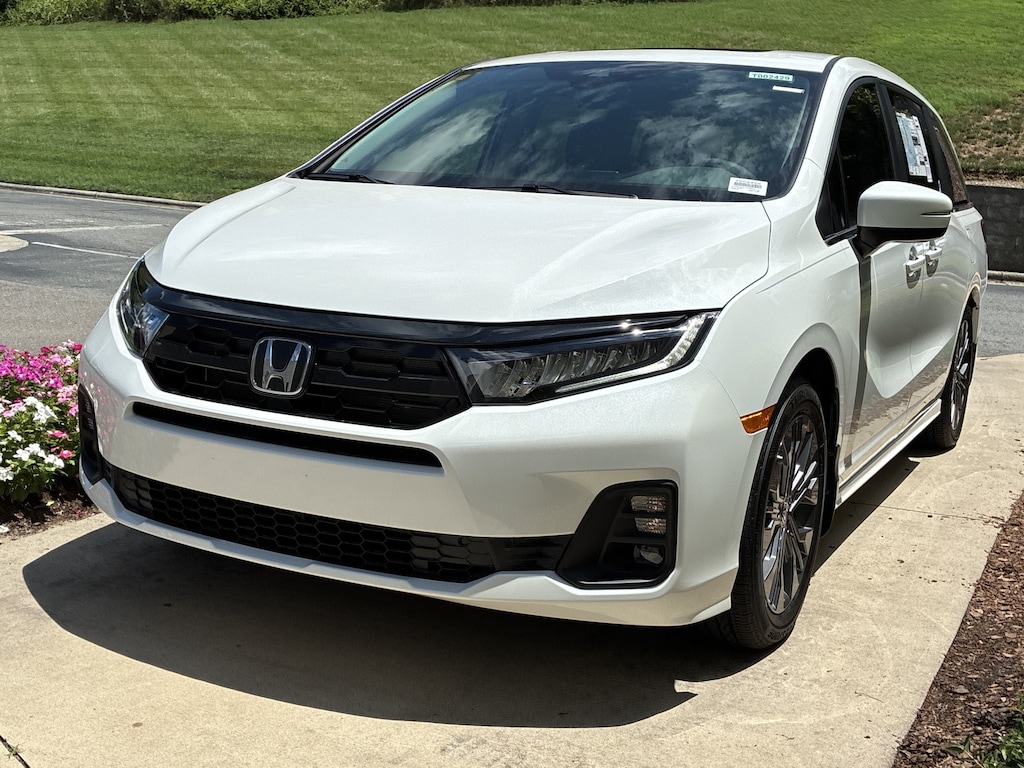 New 2026 Honda Odyssey Touring Minivan