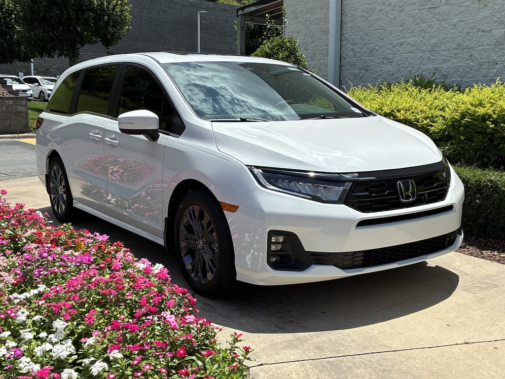 New 2026 Honda Odyssey Touring Minivan