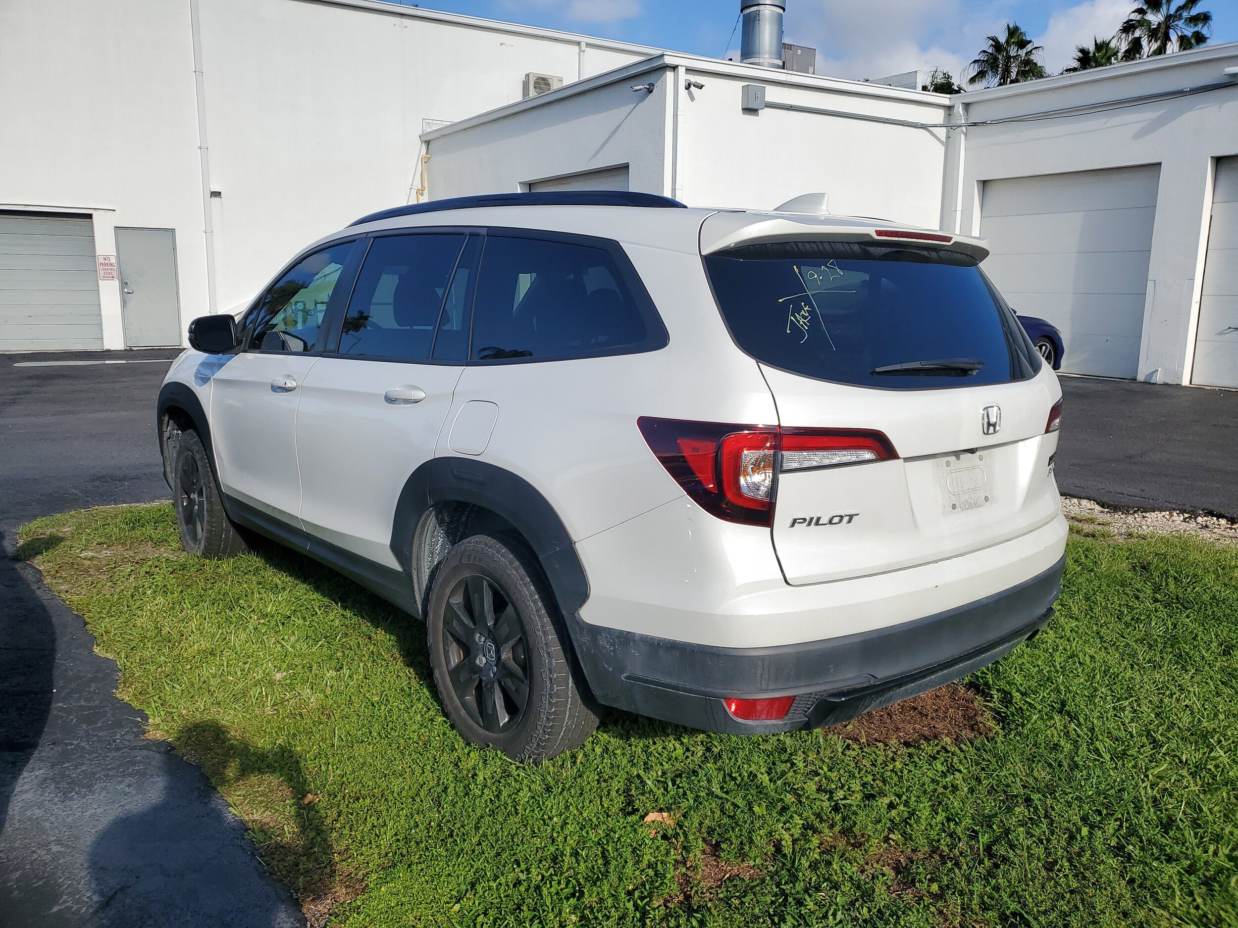 2022 Honda Pilot TrailSport photo 2