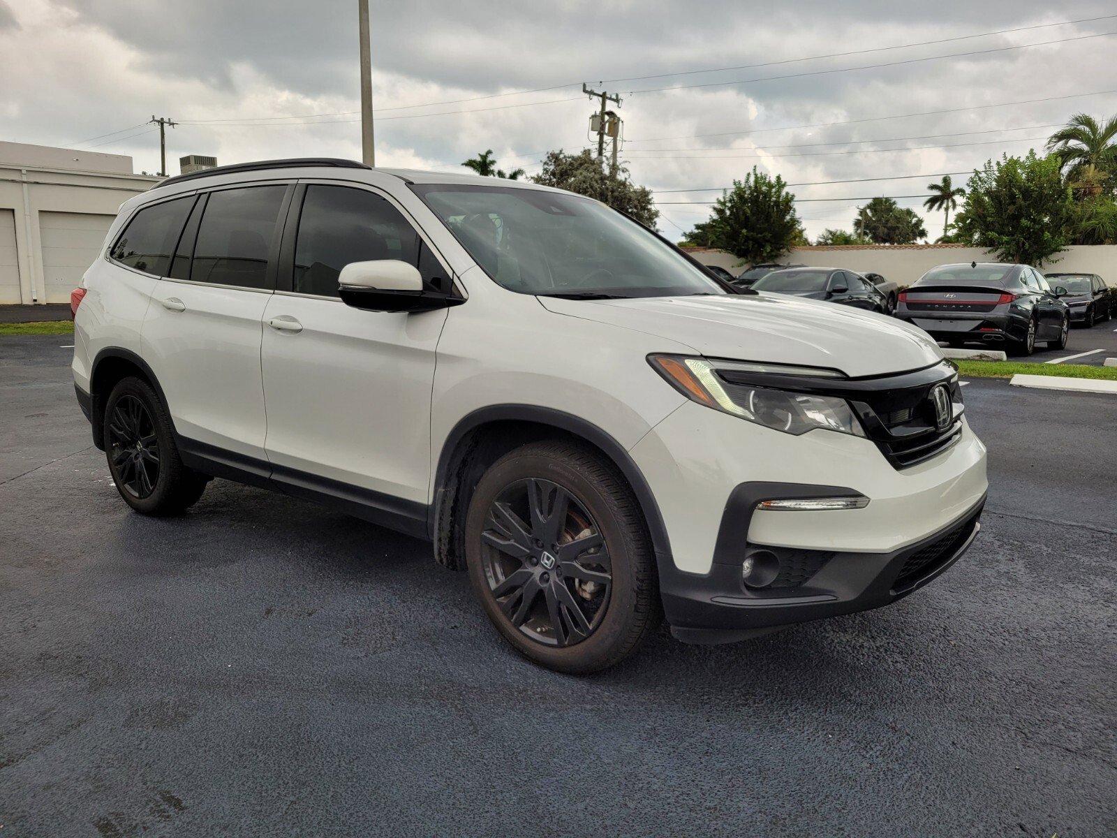 Certified 2022 Honda Pilot SE with VIN 5FNYF5H27NB035681 for sale in Pompano Beach, FL