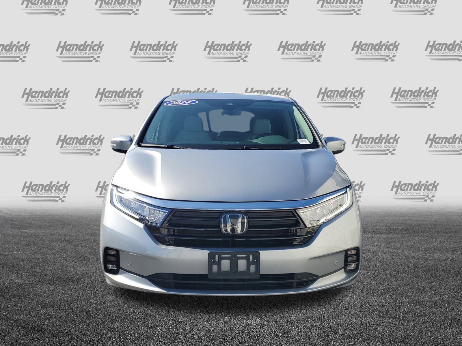 2024 Honda Odyssey Touring photo 2