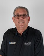 Staff member Vicente from ID_7561209e1743