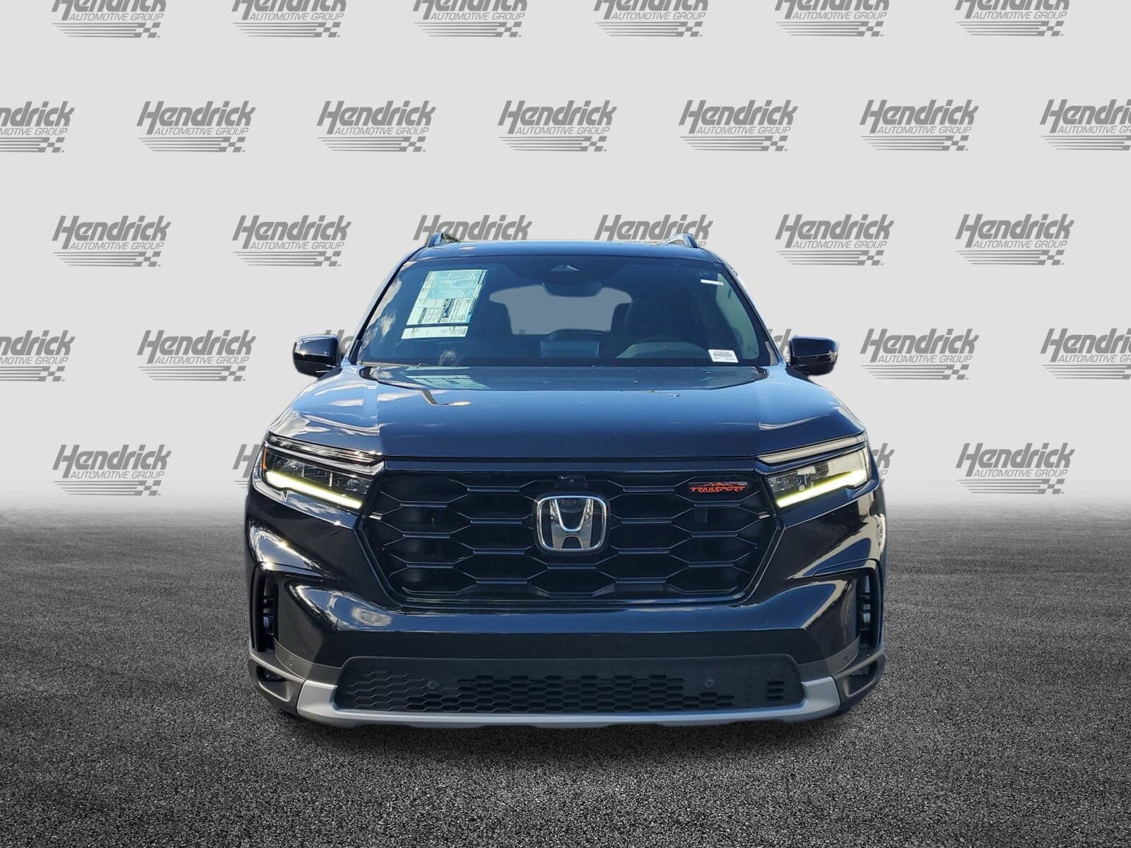 2025 Honda Pilot TrailSport photo 2