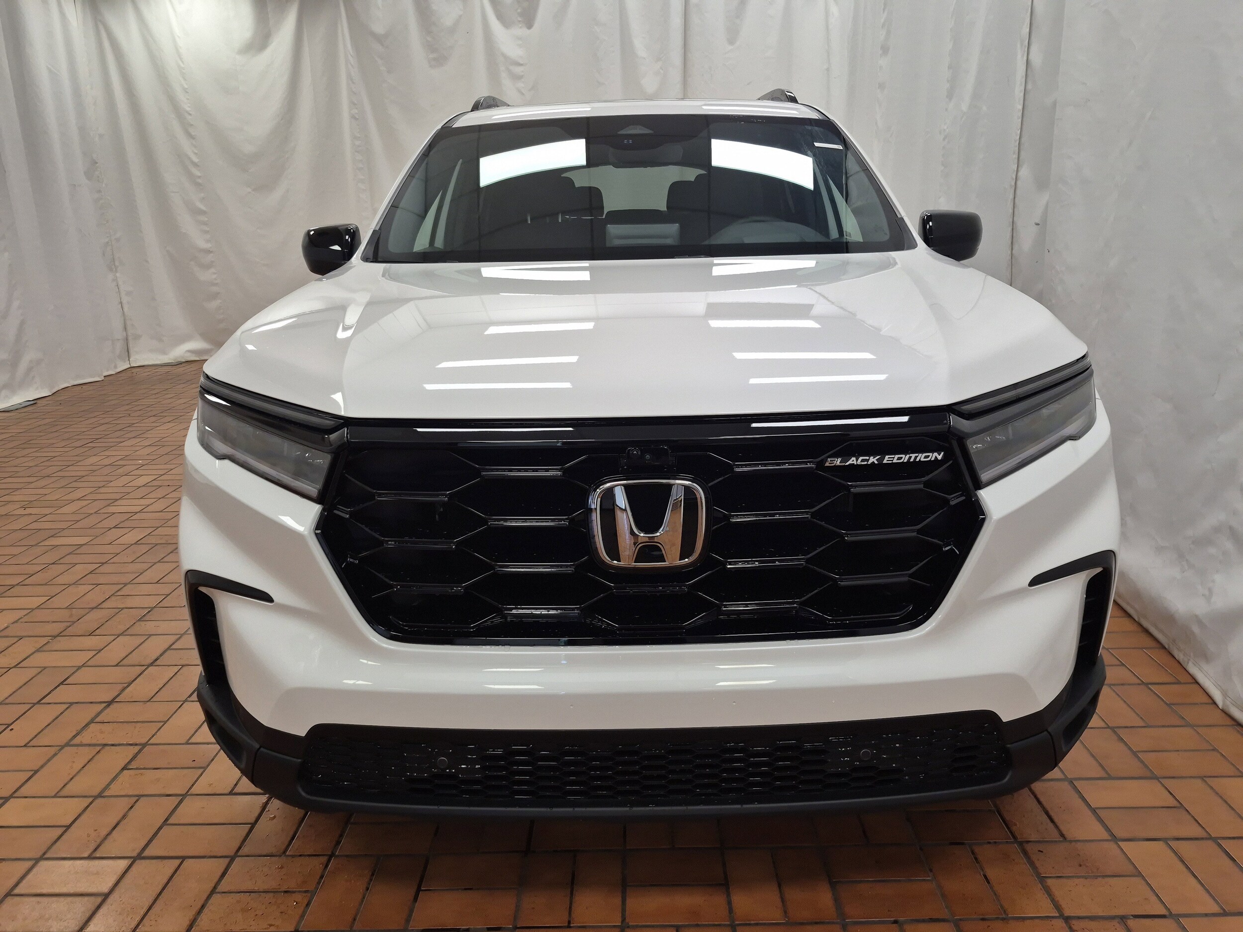 2025 Honda Pilot Black Edition photo 3