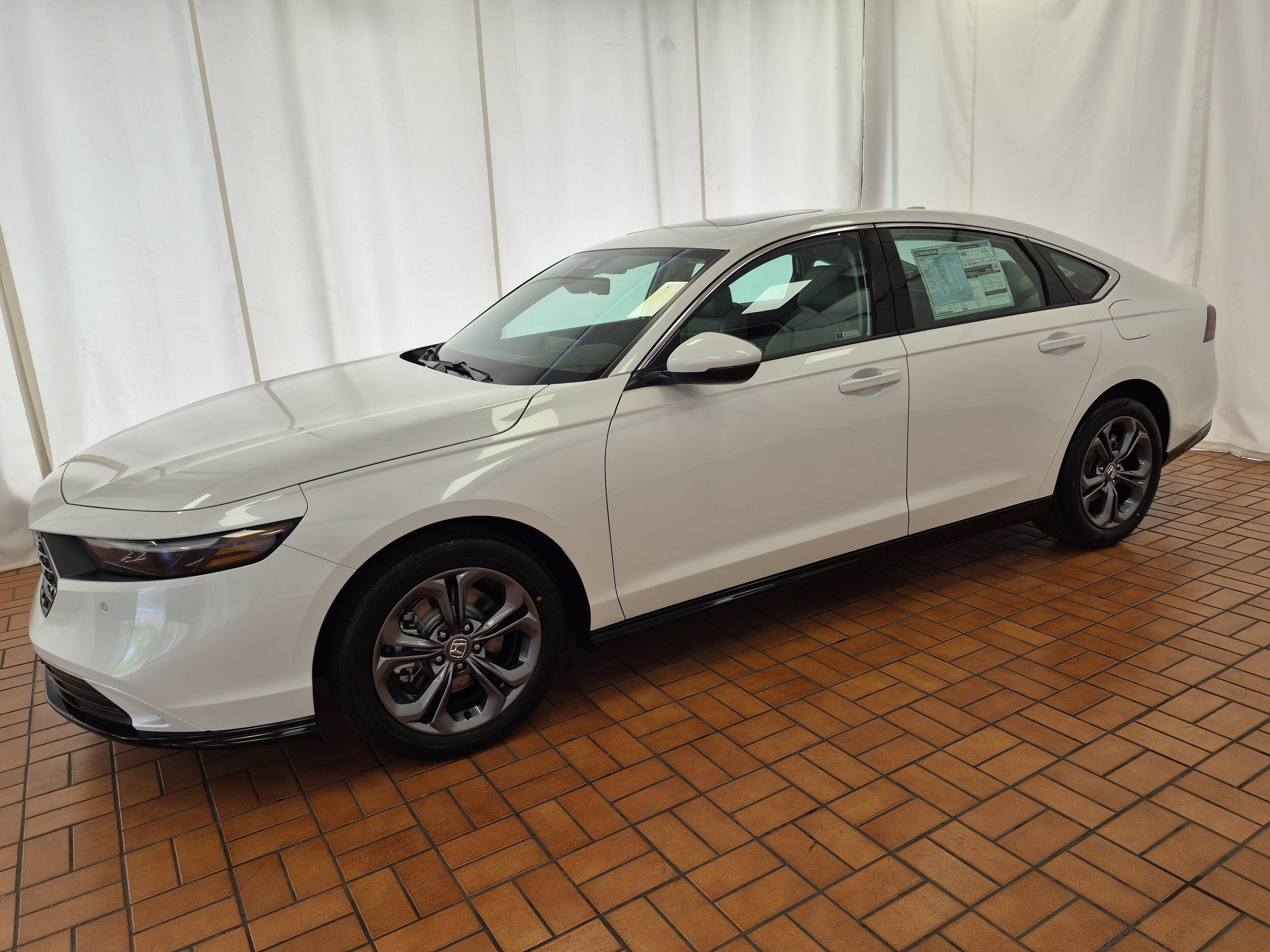 2025 Honda Accord Hybrid EX-L photo 3