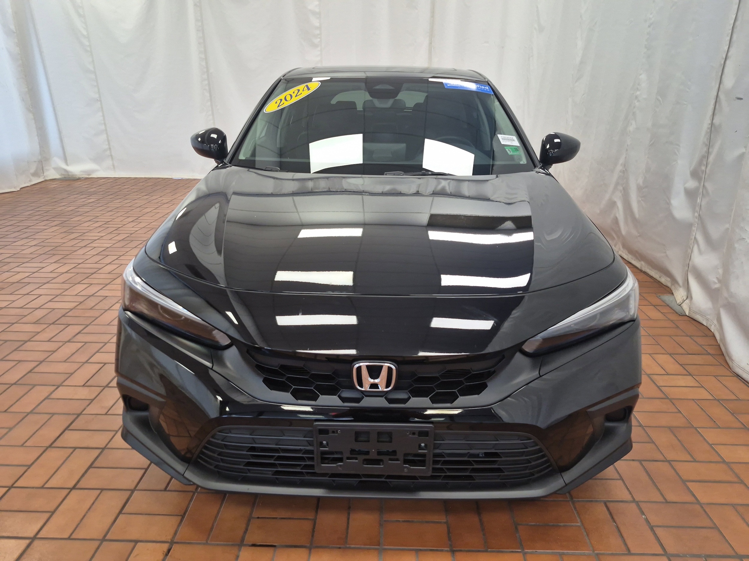 2024 Honda Civic EX-L Hatchback photo 2
