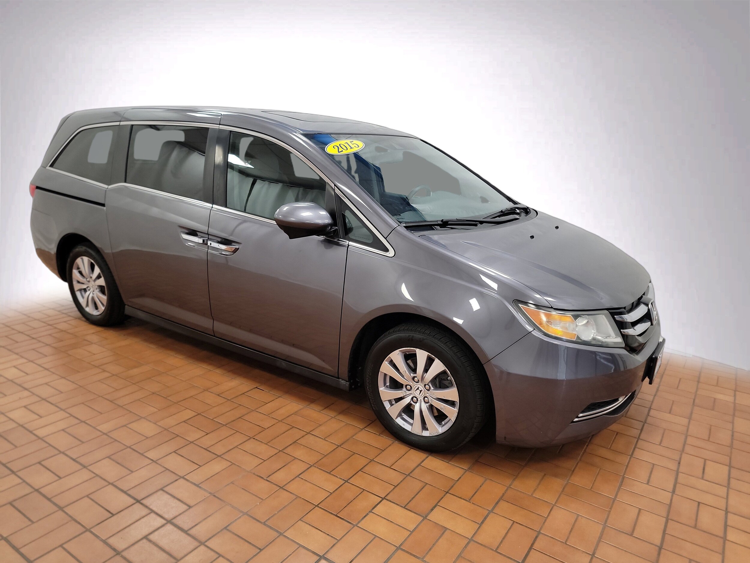 2015 Honda Odyssey EX-L photo 3