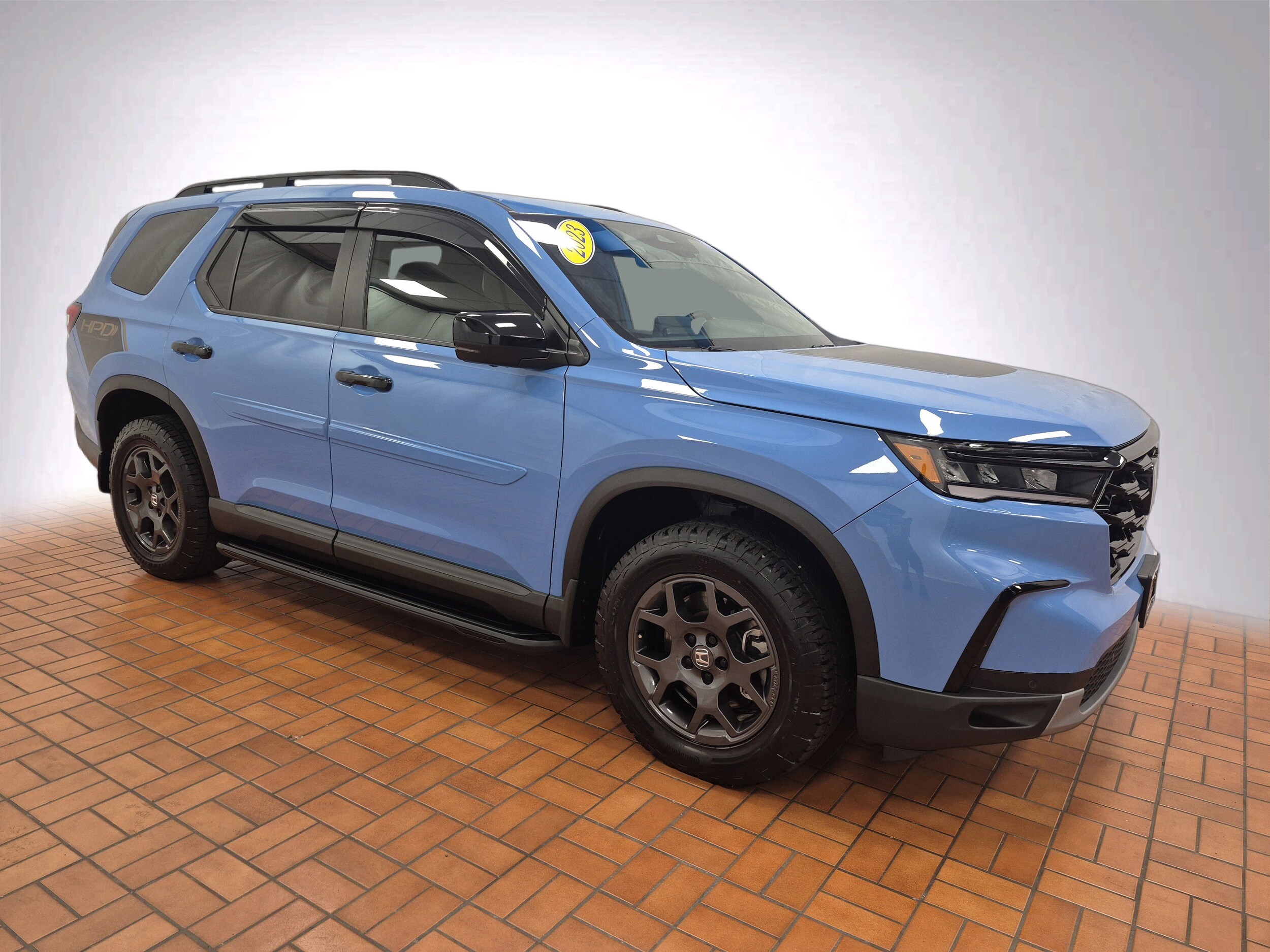 2023 Honda Pilot TrailSport photo 2