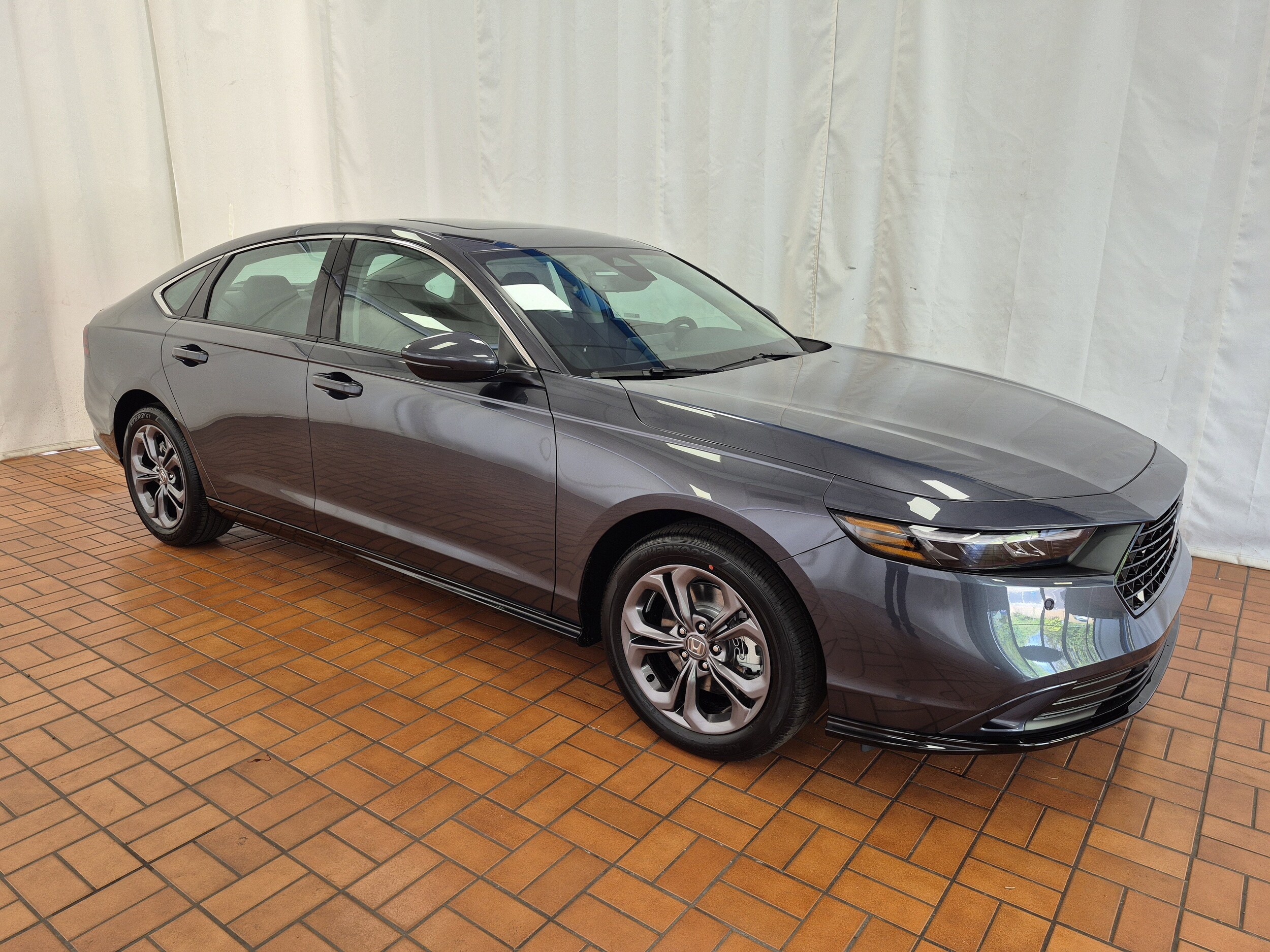 2025 Honda Accord Hybrid EX-L photo 2