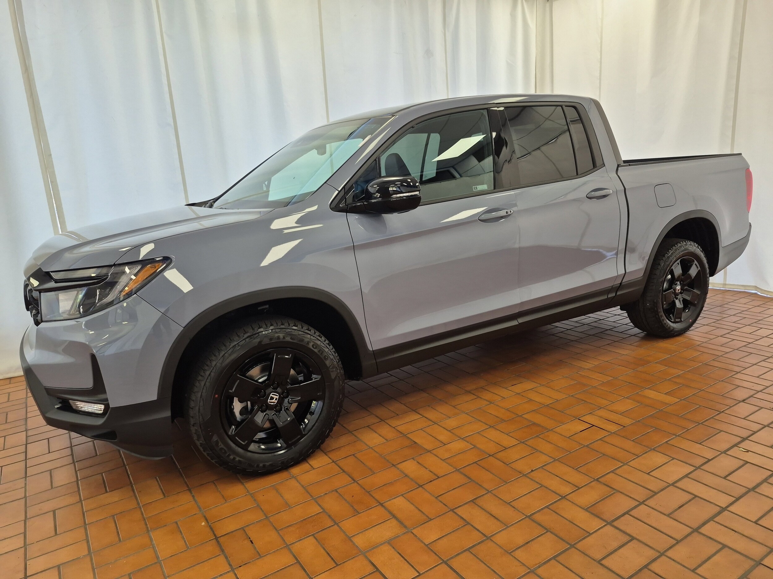 2026 Honda Ridgeline Black Edition photo 3