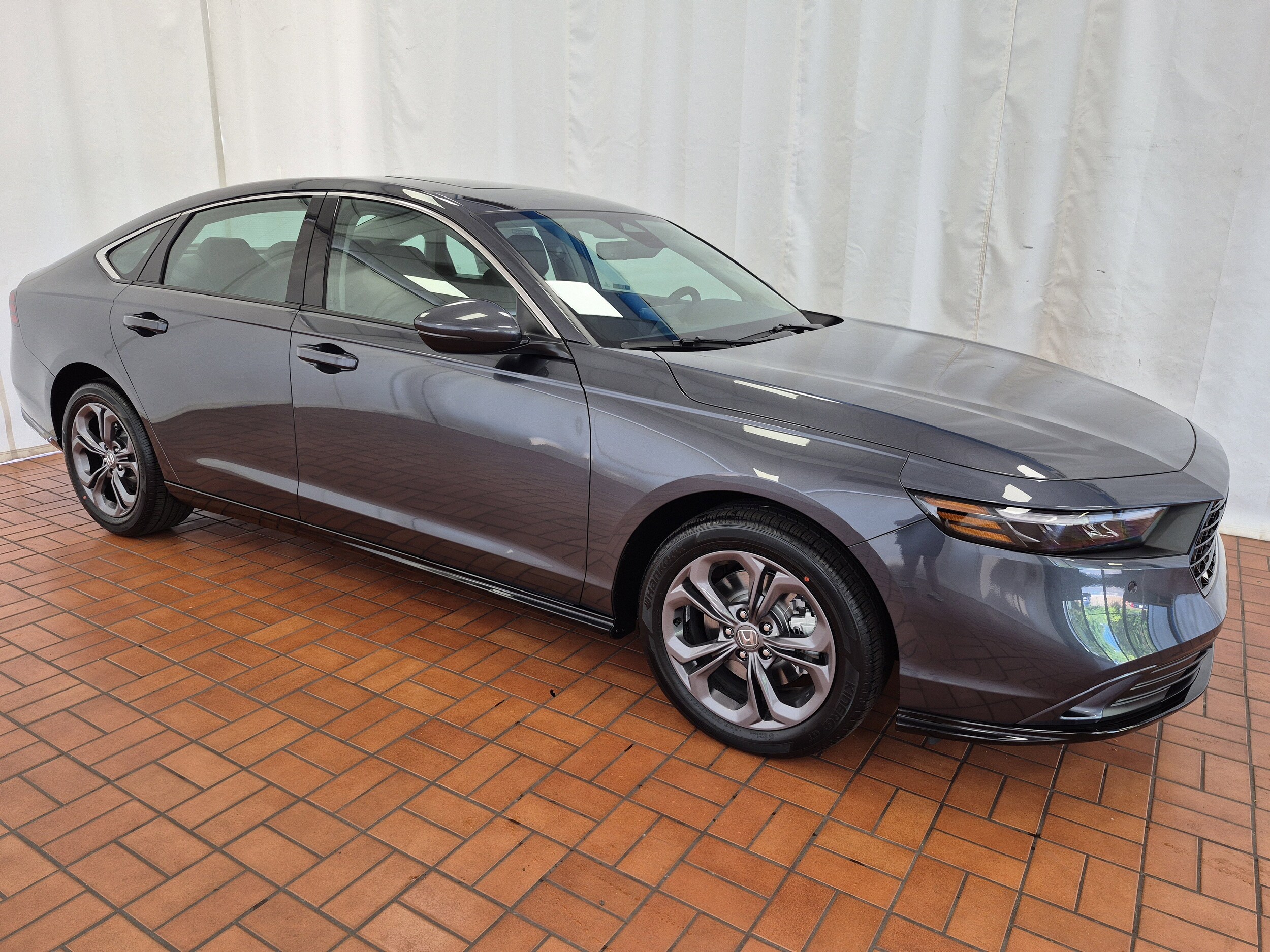 2025 Honda Accord Hybrid EX-L photo 2