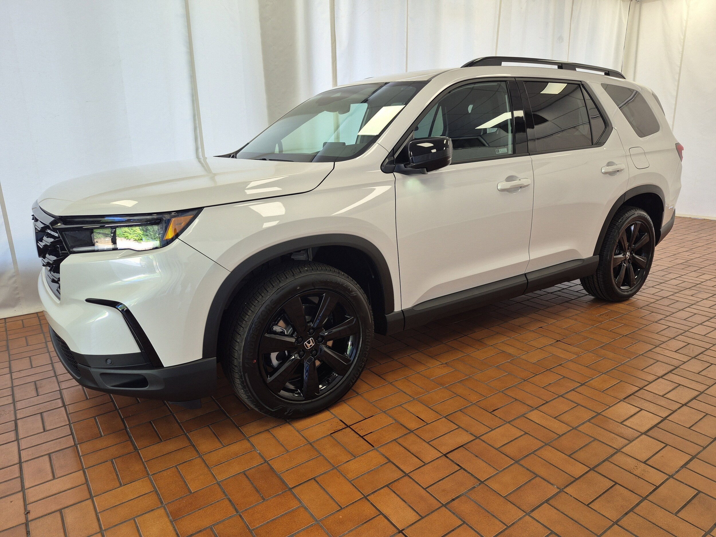 2025 Honda Pilot Black Edition photo 3