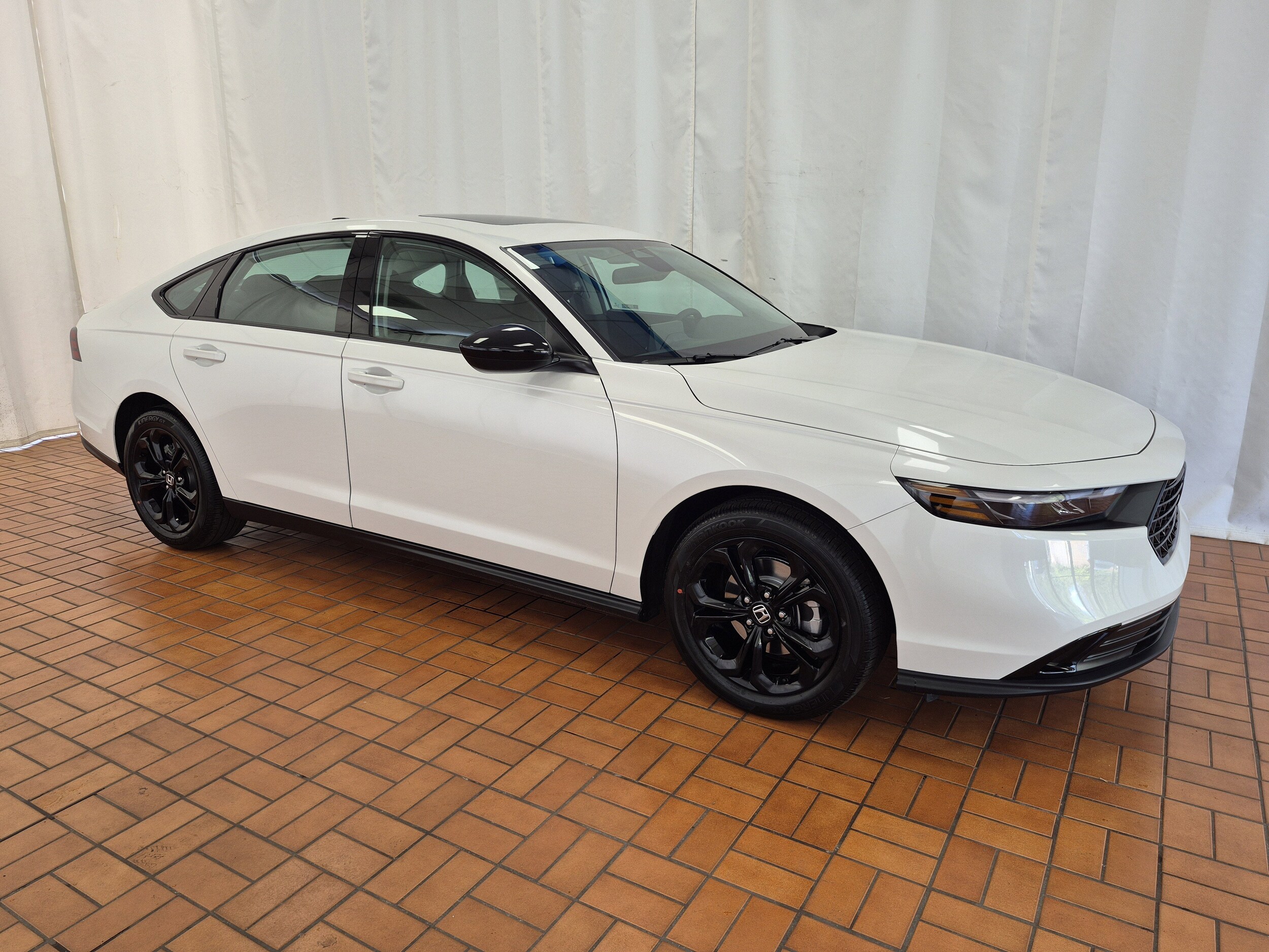 2025 Honda Accord SE photo 2