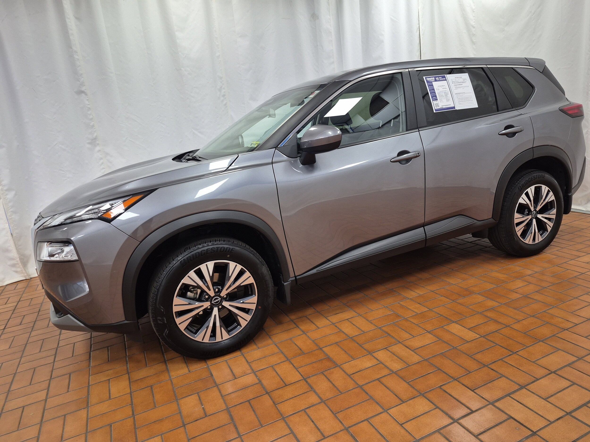 2023 Nissan Rogue SV photo 3