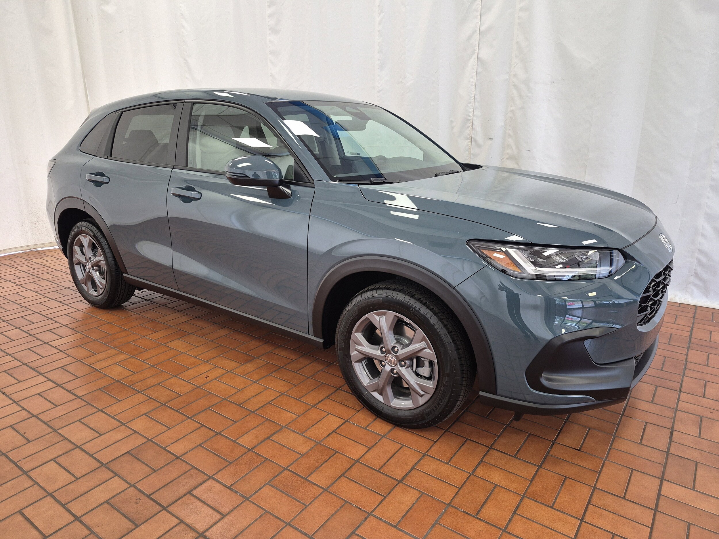 2026 Honda HR-V LX photo 2