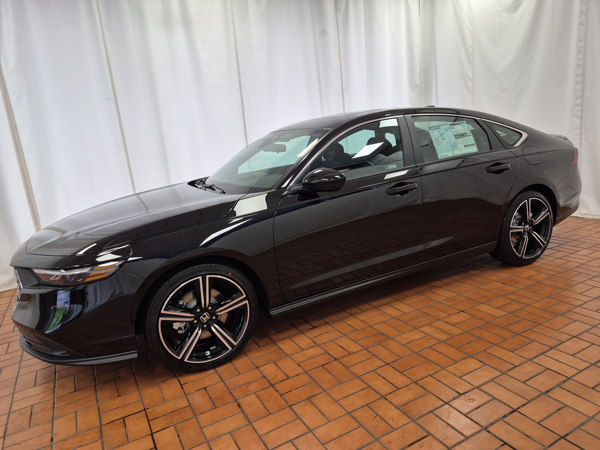 2025 Honda Accord Hybrid Sport photo 2