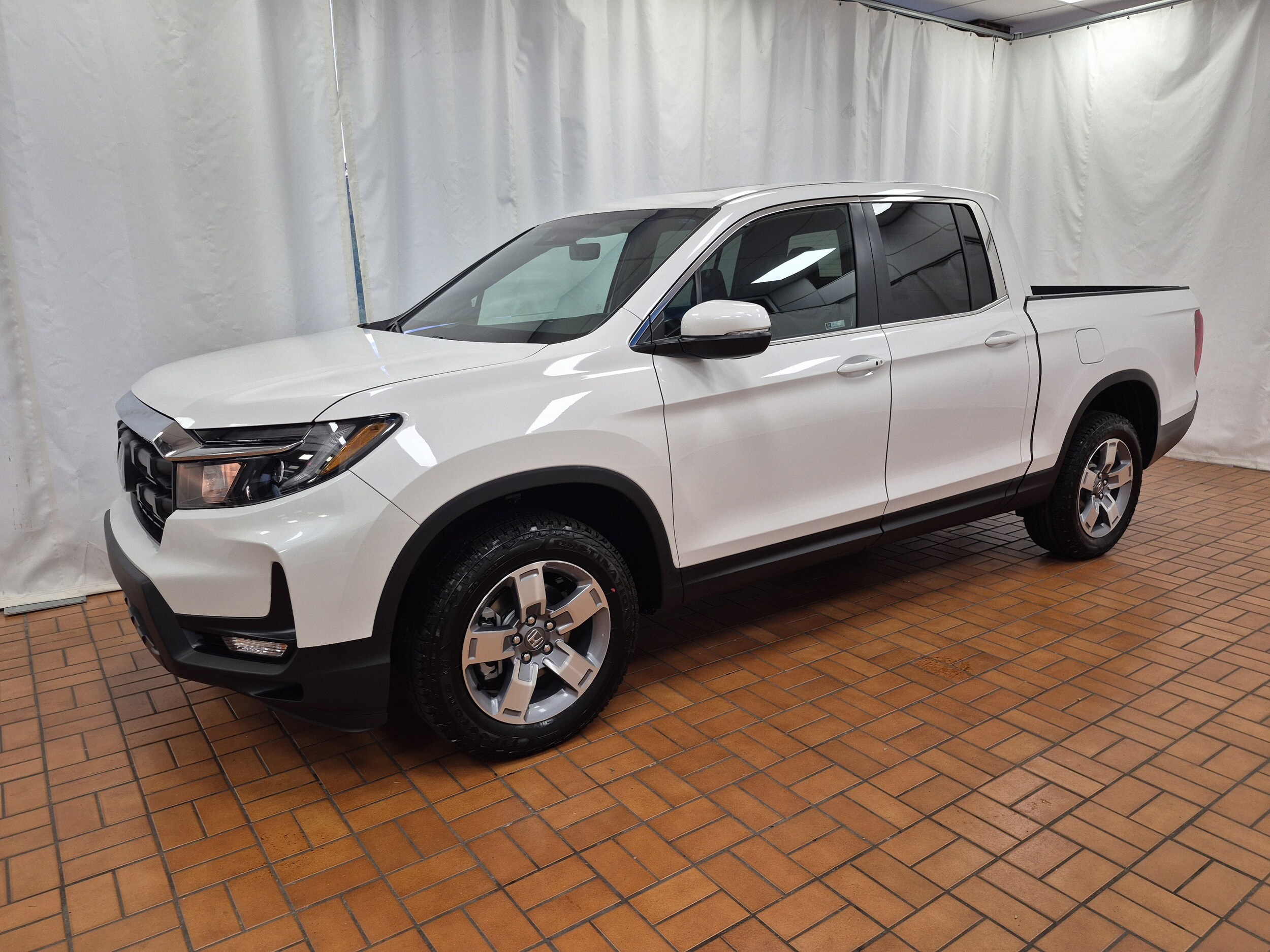 2025 Honda Ridgeline RTL photo 3
