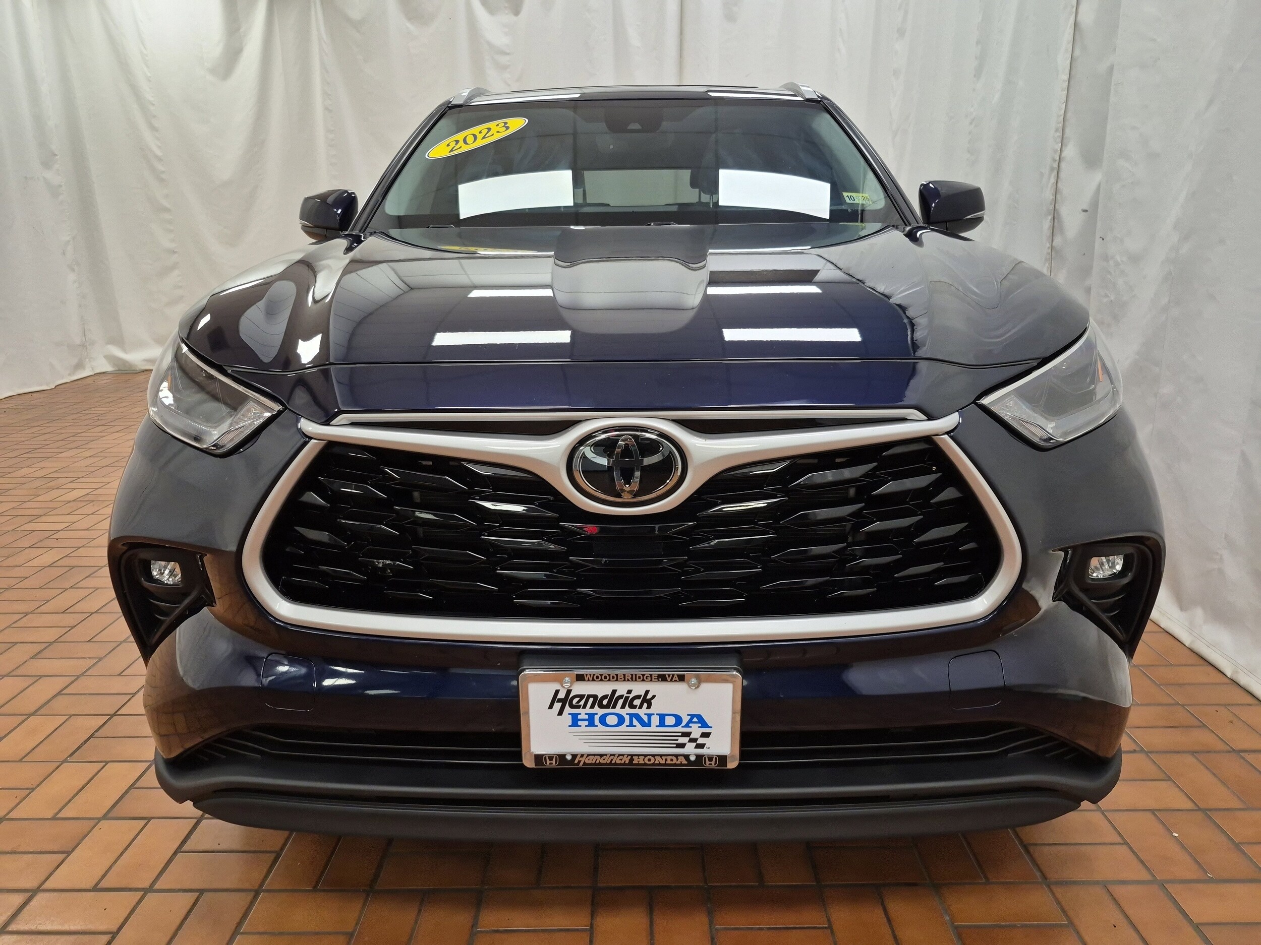 2023 Toyota Highlander XLE photo 3