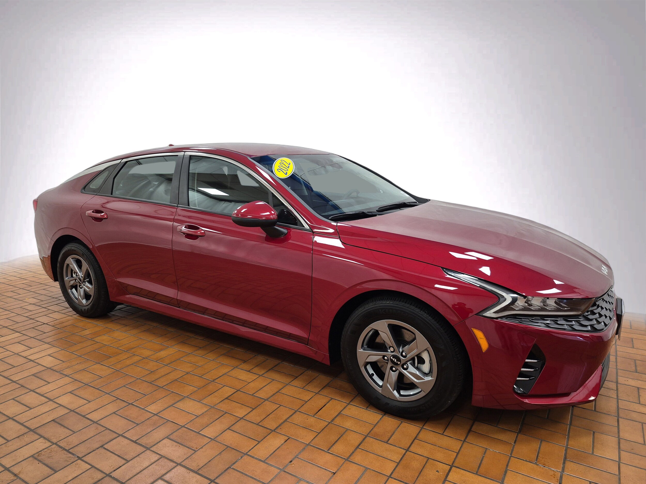 2022 Kia K5 LXS photo 2