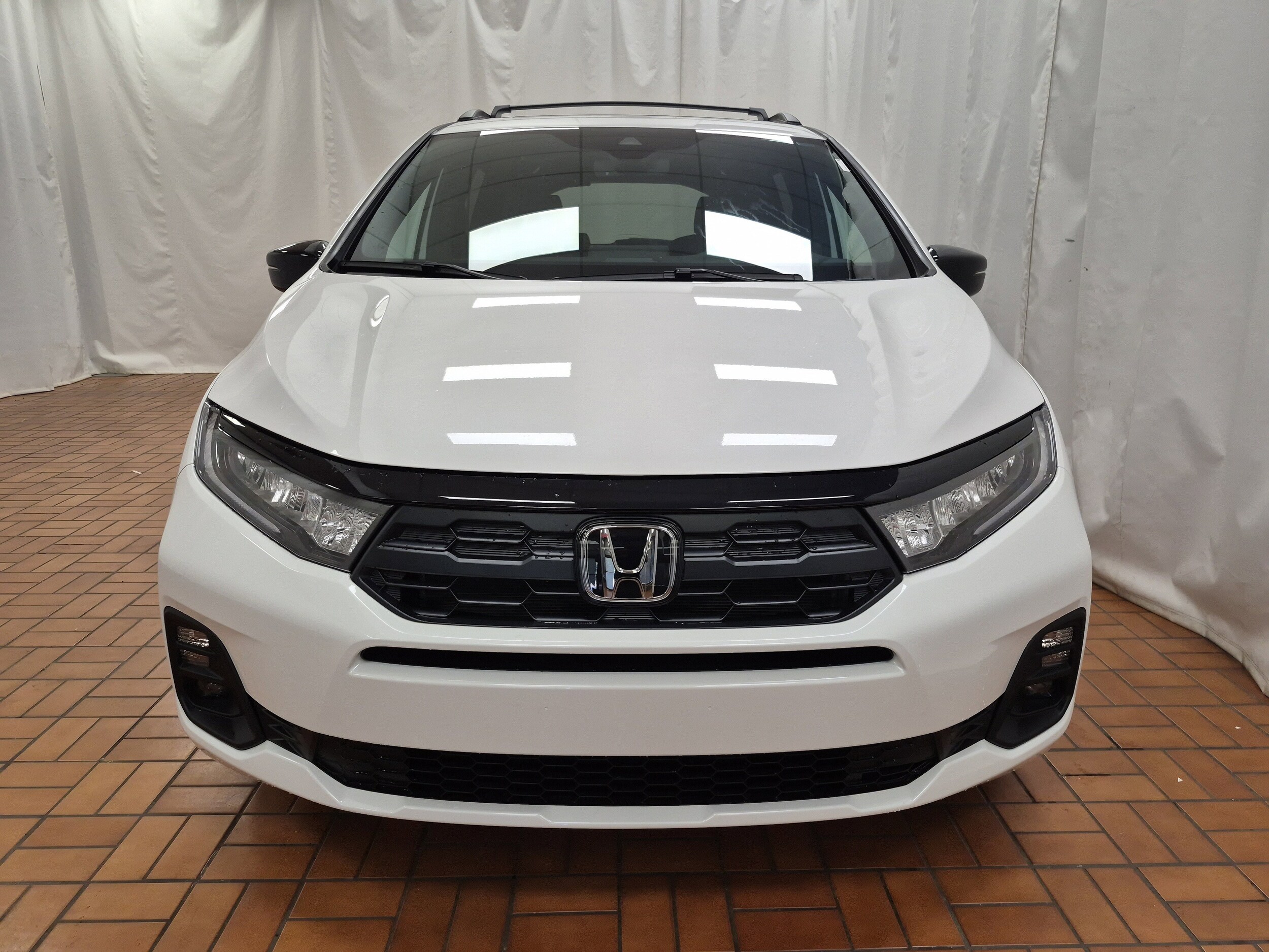 2026 Honda Odyssey photo 2